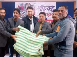 কুষ্টিয়া প্রেসক্লাবের উদ্যোগে শীতার্তদের মাঝে কম্বল বিতরণ