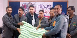 কুষ্টিয়া প্রেসক্লাবের উদ্যোগে শীতার্তদের মাঝে কম্বল বিতরণ