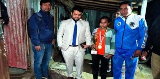 অভুক্ত খুদে খেলোয়াড়ের বাড়িতে ছুটে গেলেন ইউএনও