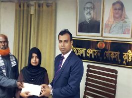 খোকসার ইউএনও’র সহায়তায় বিশ্ববিদ্যালয়ে ভর্তি হবে মেধাবী মিম্মা