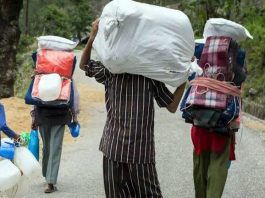 একটি গ্রামের ৭০ পরিবার বাড়ি ছাড়া