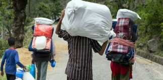 একটি গ্রামের ৭০ পরিবার বাড়ি ছাড়া