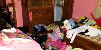 কুমারখালীর গ্রামে এক বাড়িতে ডাকাতি