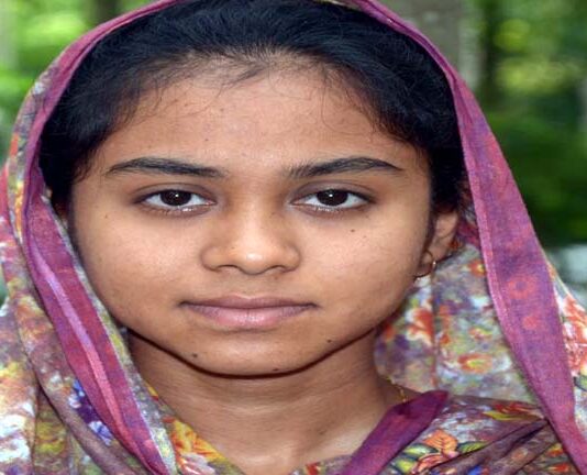 ঢাকা বিশ্ববিদ্যালয়ে ভর্তি অনিশ্চিত মেধাবী রাজিয়ার