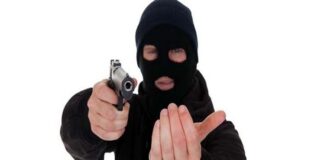 খোকসায় দিনমুজুরের বাড়িতে ডাকাতি