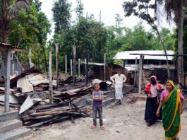 খোকসায় অগ্নিকান্ডে তিন কৃষকের সব পুড়ে গেছে