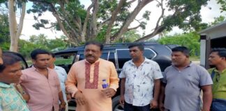 কুমারখালীতে সাবেক এমপির গাড়ি ভাঙচুরের অভিযোগ