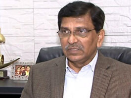 কচুরিপানার পানি নয় যে ধাক্কা দিলে সরকার পড়ে যাবে: হানিফ