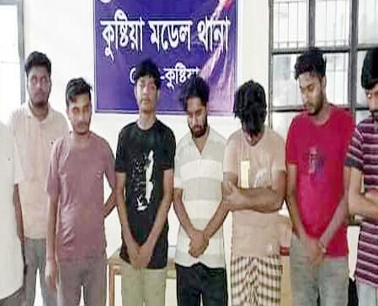 কুষ্টিয়ায় পর্নোগ্রাফী তৈরি ও বিক্রির দায়ে ৮ জন গ্রেফতার