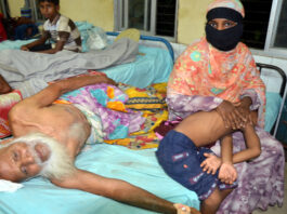 শিশুদের মারামারি, মাথা ফাটলো বৃদ্ধের