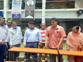 কুমারখালীতে বেঞ্চ বিতরণ