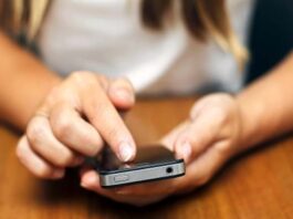 খোকসায় মোবাইল ফোন কিনে না দেওয়া শিশুর বিষপান