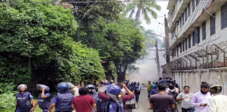 রাজবাড়ীতে পুলিশ-বিএনপি সংঘর্ষে আহত ২০