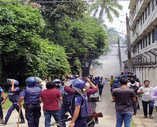 রাজবাড়ীতে পুলিশ-বিএনপি সংঘর্ষে আহত ২০