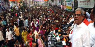 কাঁদানে গ্যাসের ধোঁয়ায় মঞ্চ ছাড়লেন বিএনপির নেতারা, রবিবার সকাল সন্ধা হরতালের ডাক