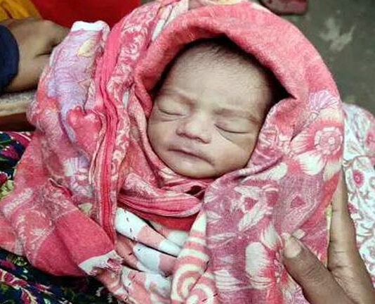 গামছায় মোড়ানে নবজাতক উদ্ধার