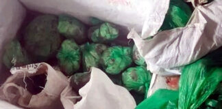 কালীগঞ্জে পলিথিনে অস্বাস্থ্যকর হিমাহিত মাংস বিক্রি