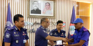 খোকসার আব্দুর রাজ্জাক খুলনা রেঞ্জের শ্রেষ্ট গ্রামপুলিশ