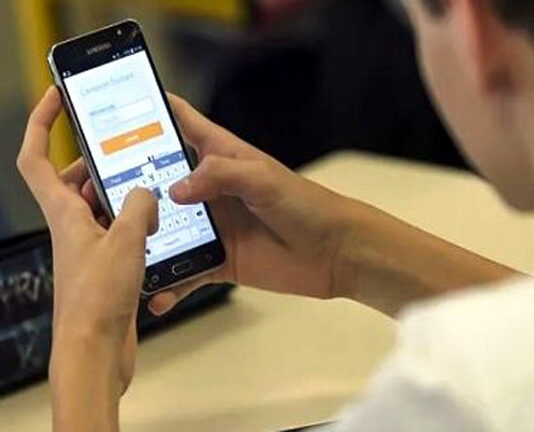 মোবাইন কিনে দিতে বিলম্ব হওয়ায় বিষ পান