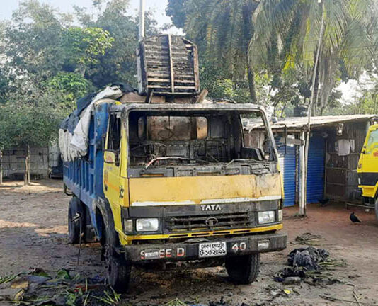 চতুর্থ অবরোধে কোথায় কখন আগুন দিলো দুর্বৃত্তরা