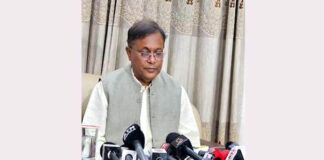 নেতারা আত্মগোপনে থেকে কর্মীদের দিয়ে গাড়ি পোড়াচ্ছেন : তথ্যমন্ত্রী