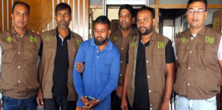 ঝিনাইদহে অস্ত্র ও গুলিসহ অস্ত্র ব্যবসায়ী গ্রেফতার