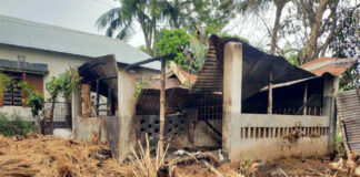 বিয়ে করতে ব্যর্থ হয়ে কলেজ ছাত্রীর বাড়িতে অগ্নিসংযোগ