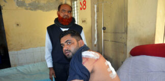 খোকসায় দুর্বৃত্বের হামলায় দিশার শাখা ব্যবস্থাপক আহত