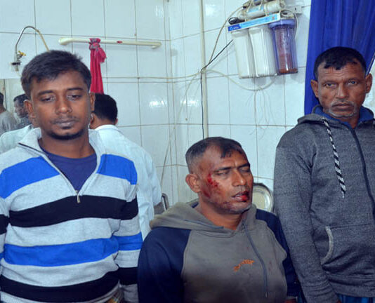 খোকসায় নির্বাচন কেন্দ্রিক প্রতিপক্ষের হামলায় আহত ৩