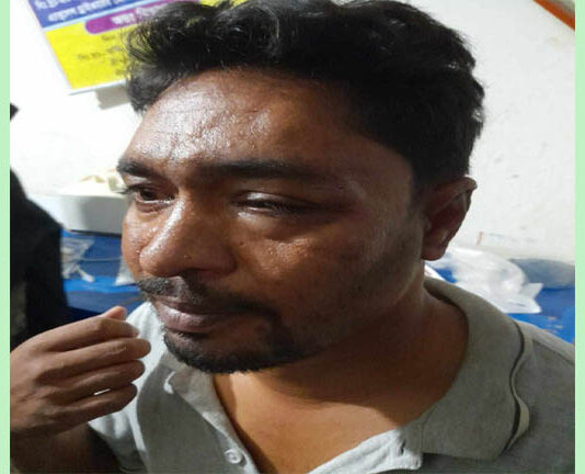 স্বতন্ত্র প্রার্থীর কর্মীকে পিটানোর অভিযোগ