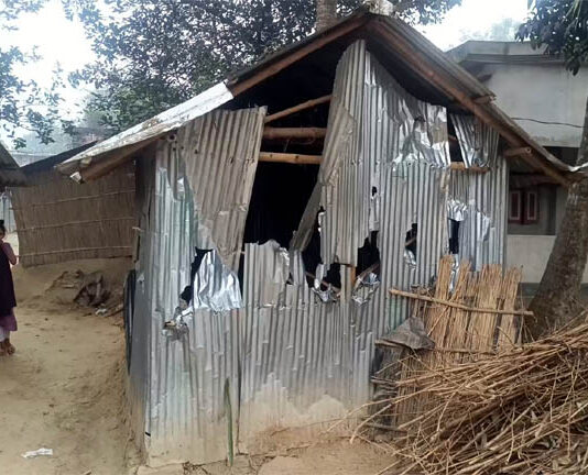 ঝিনাইদহে নির্বাচন পরবর্তী সহিংসতা অর্ধশত বাড়ি-ঘরে হামলা