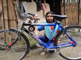 শোভা বিভাগীয় প্রতিযোগীতায় পৌঁছেছে ধার করা বাই সাইকেল