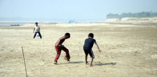 চরে ফুটবল