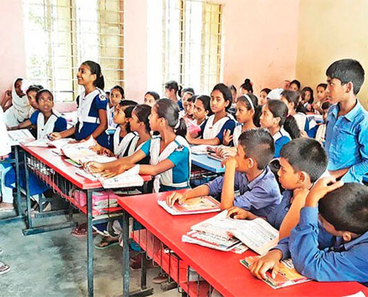 সব স্কুল-মাদ্রাসা বন্ধ রাখাতে হাইকোর্টের নির্দেশ