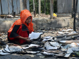 স্কুল ছাত্রী খাদিজার চোখের সামনে পুড়ে গেলো সব স্বপ্ন