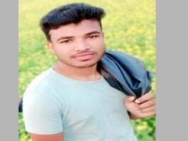 রগ কাটা যুবকের মরদেহ ঝুলছিল নিজের ঘরে