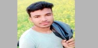 রগ কাটা যুবকের মরদেহ ঝুলছিল নিজের ঘরে