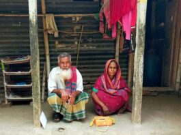 উপার্জনের একমাত্র ভ্যান হারিয়ে দিশেহারা লতিফ