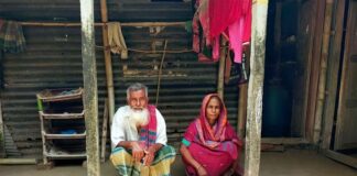 উপার্জনের একমাত্র ভ্যান হারিয়ে দিশেহারা লতিফ