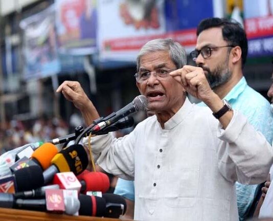 খালেদা জিয়ার মুক্তির দাবিতে পল্টনে সমাবেশে অনুষ্ঠিত