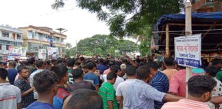 গ্যাস বাবুকে নিয়ে পুকুরে অভিযান শুরু করেছে ডিবি