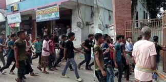 শৈলকুপায় থানায় হামলা, পুলিশসহ আহত ৩০