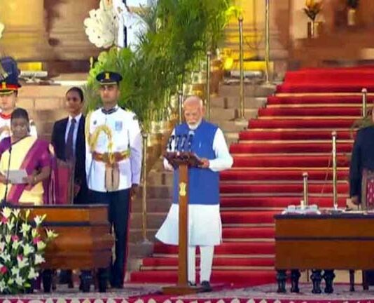 তৃতীয়বার প্রধানমন্ত্রী হিসেবে শপথ নিলেন মোদি