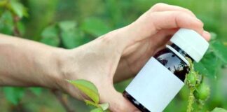 কোমল পানিয় ভেবে বিষ খেয়ে অসুস্থ দুই শিশু