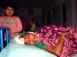 প্রতিপক্ষের হামলায় মা ছেলেসহ আহত তিন