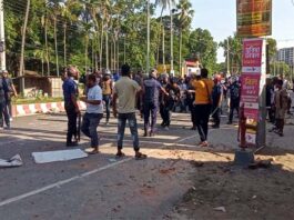 কুষ্টিয়ায় পুলিশের সাথে শিক্ষার্থীদের সংঘর্ষ আহত ১৭