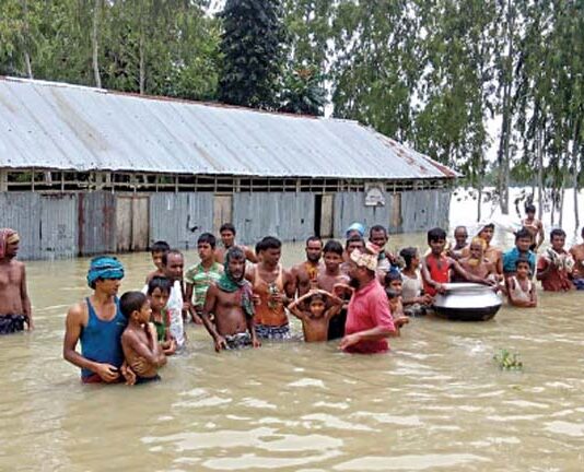 বন্যায় ১৫ জনের মৃত্যু, ক্ষতিগ্রস্ত অর্ধকোটি মানুষ