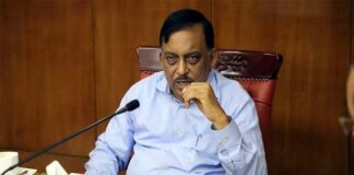 কুষ্টিয়ায় সাবেক স্বরাষ্ট্রমন্ত্রী ও পুলিশের বিরুদ্ধে মামলা