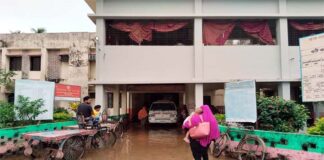 কুমারখালী পৌর এলাকার জলাবদ্ধতায় জনদুর্ভোগ চরমে