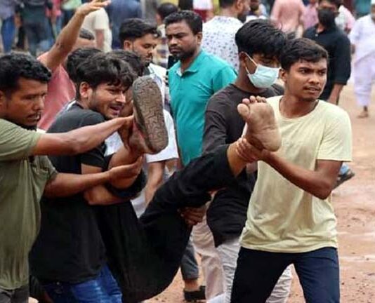 কুমিল্লায় আন্দোলনকারী আট ছাত্র গুলিবিদ্ধ